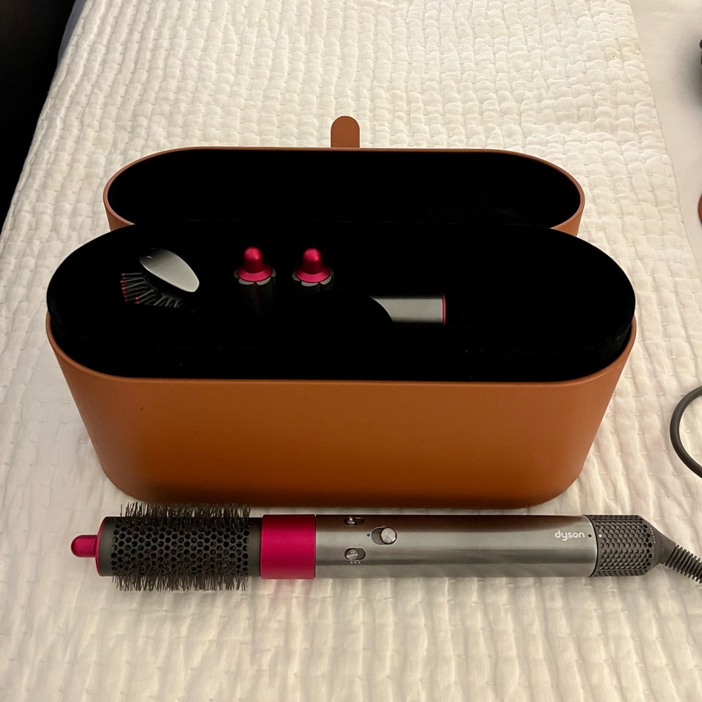 Dyson Air Wrap in Fuschia